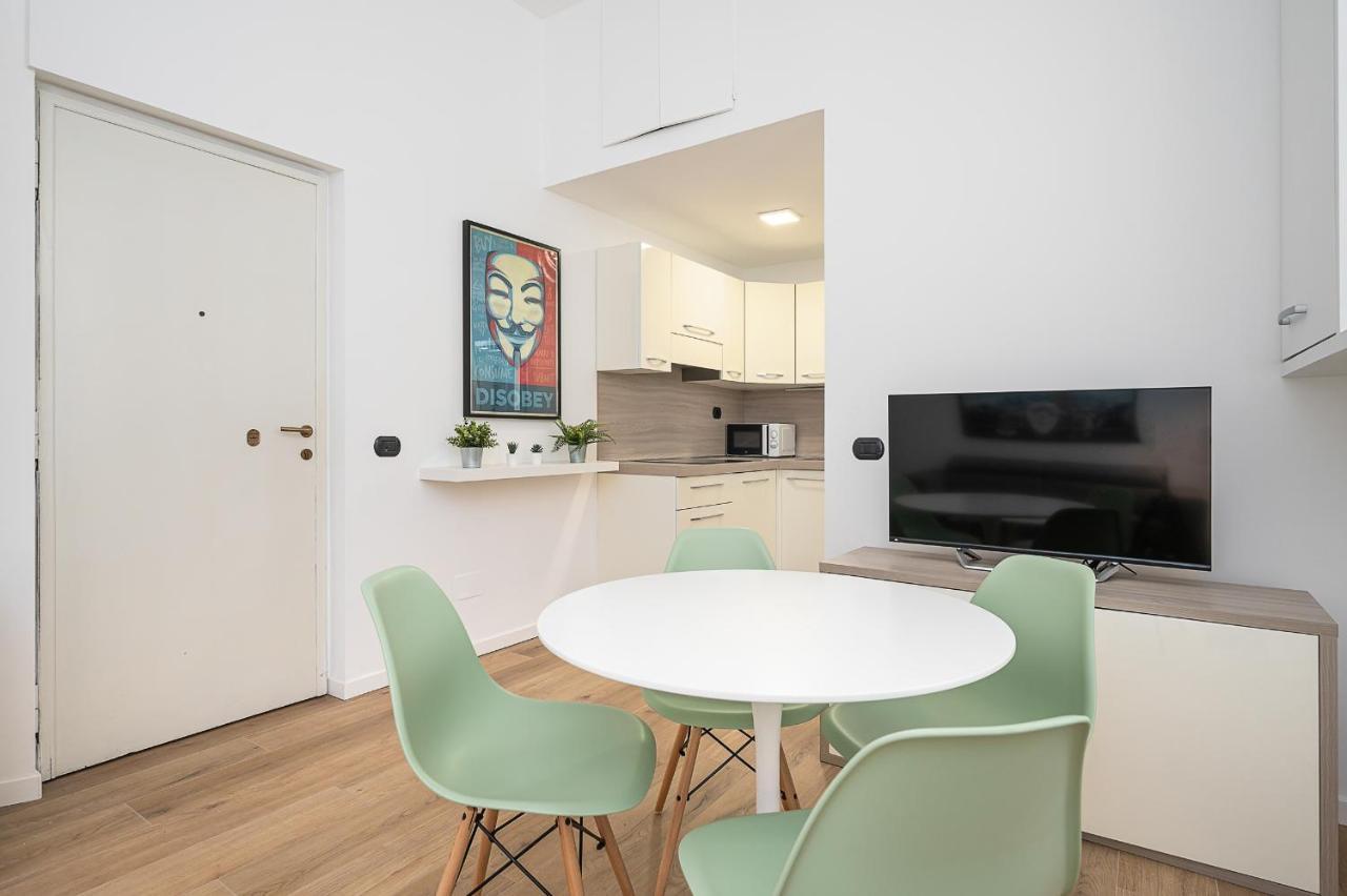 Perugino 16 Apartment Милано Екстериор снимка