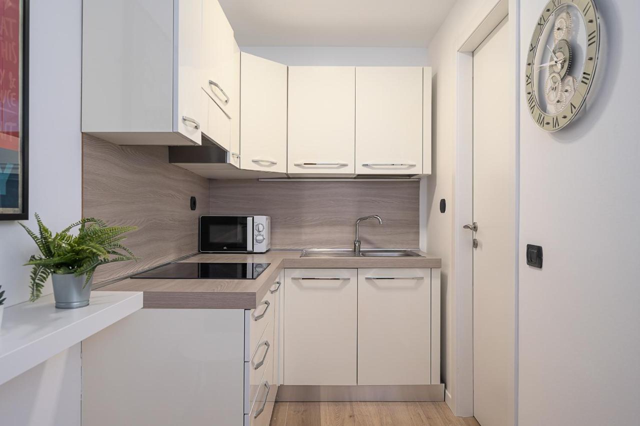 Perugino 16 Apartment Милано Екстериор снимка
